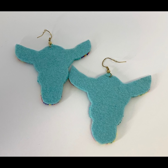 Steer Earrings Turquoise Western Beaded Cow Bull - Picture 7 of 7